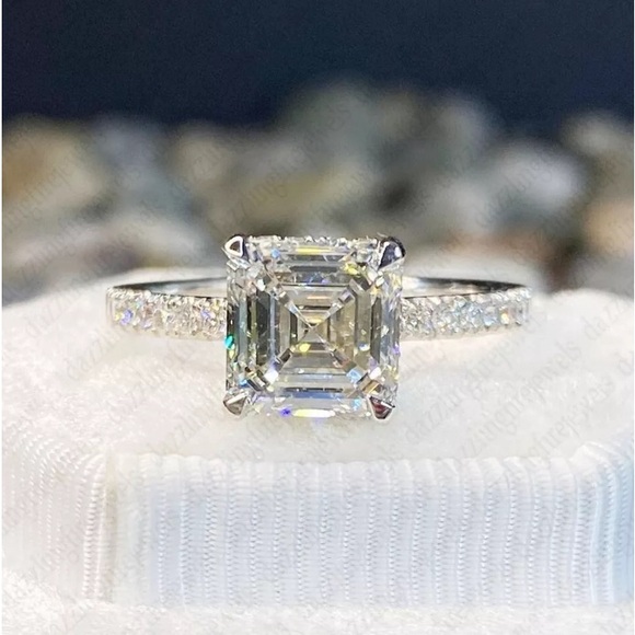 1.89 ctw Asscher cut hidden halo moissanite. 14 ct white gold plated - Picture 1 of 6
